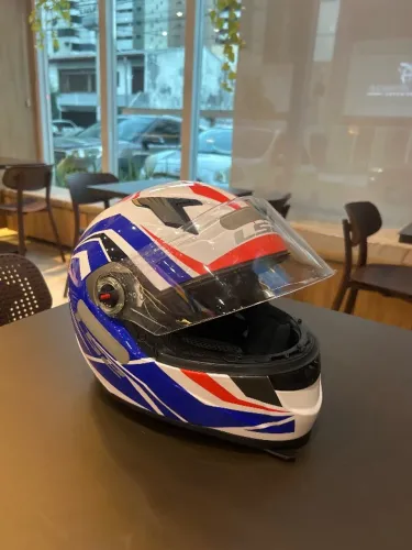 Capacete ls2 em ótimo estado sem narigueira 