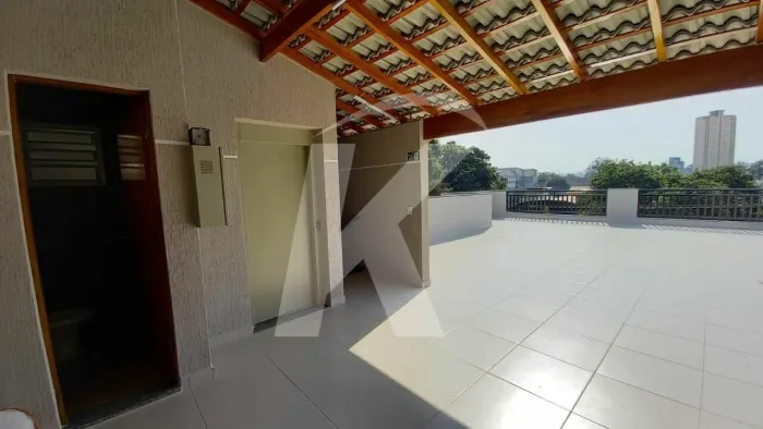 Apartamento com 1 quarto, sala, cozinha e banheiro.
