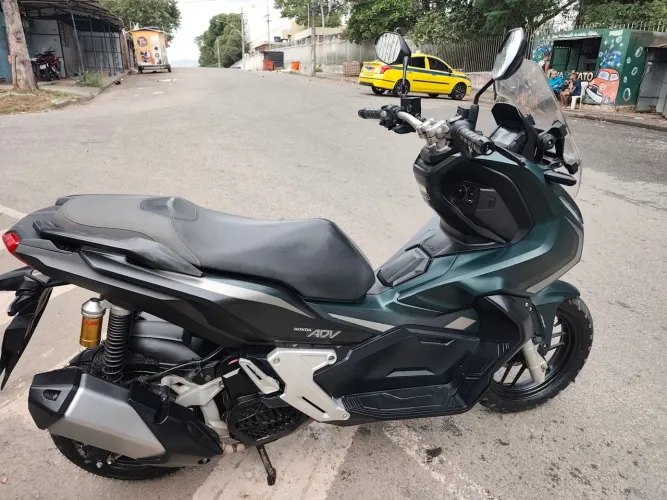 Vendo ADV 150 2024