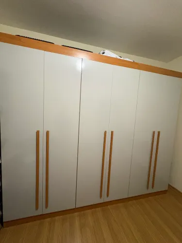 Guarda roupa 6 portas 2,70x2,30 com 52 cm profundidade