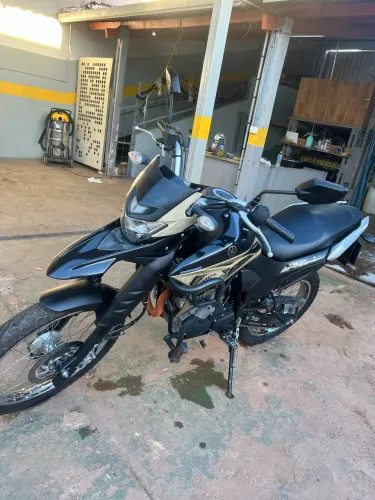 LANDER 250, Única dona, Documentação em dias, vai com protetor de tanque com pedal.