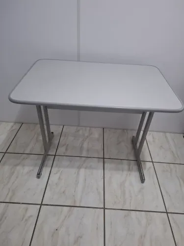 Mesa escrivaninha 90x60cm cinza usada