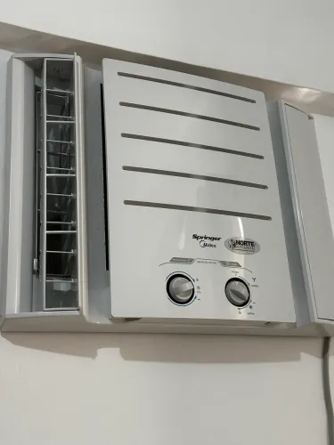 Vendo dois Ar condicionados um de 10000btus com e outro de 7500.