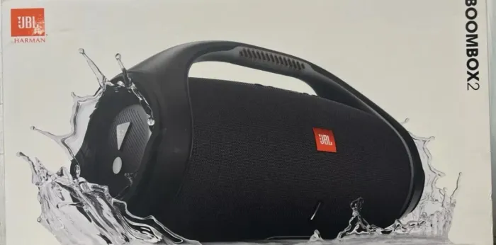 Vendo JBL BOMBOX 2 pouco usada, com caixa. Motivo: mudança 