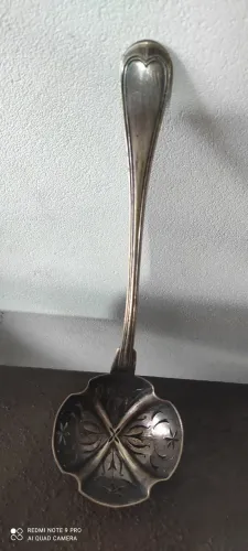 Conchinha antiga, vazada,metal: