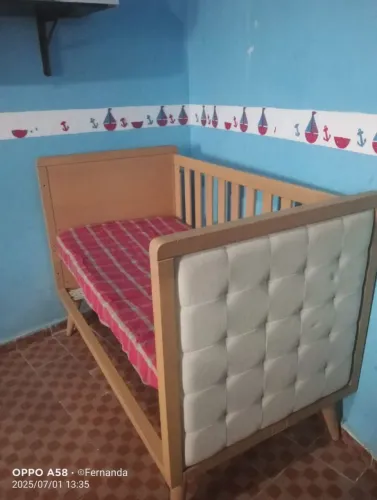 Berço infantil almofadado