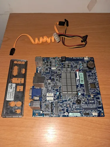 Placa mãe de computador Positivo com processador itegrado (celeron j1800)