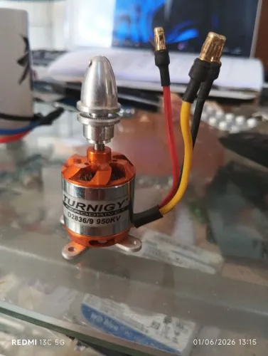 motor brushless Turnigy Aerodrive D2836  */9 950KV,