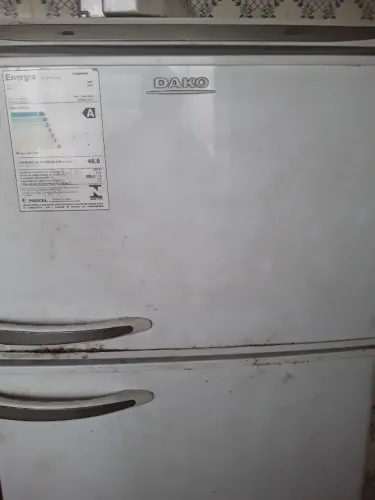 Geladeira DAKO 350 litros no estado (leia toda a descrição)