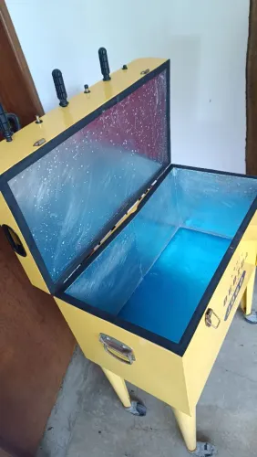 Cooler com mesa Pebolim