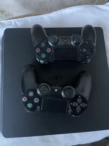 Ps4 slim 1TB