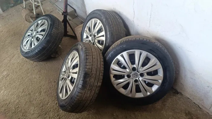 PNEUS PIRELLI 4 UNIDADES KIT DE RODAS DE FERRO