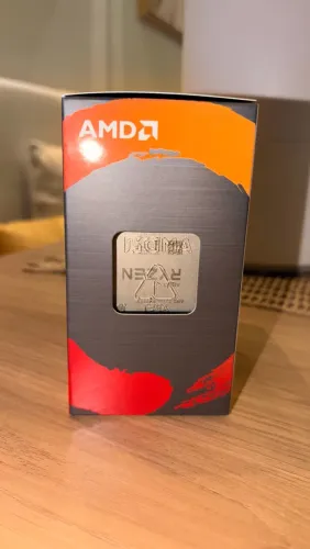 AMD Ryzen 9 3900X 12 Cores / 24 Threads AM4 - Excelente Estado