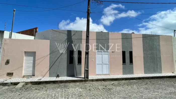 Casa financiável com 2 quartos  Excelente oportunidade para morar ou investir