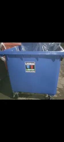 Lixeiras vários tamanhos.