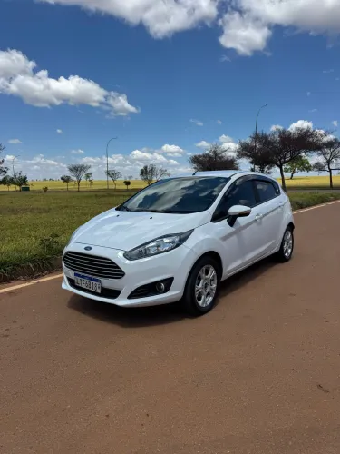 Ford Fiesta 1.6 16V Flex Mec. 5P 2015