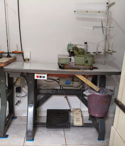 Vendo máquina interlock usada 