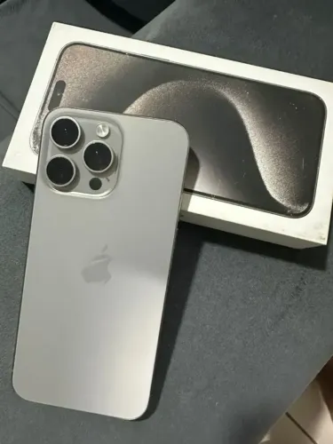 Vendo iPhone 15 Pro Max usado bateria 89%