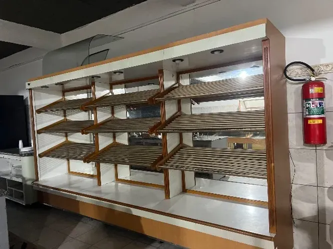 Equipamentos e móveis para padaria