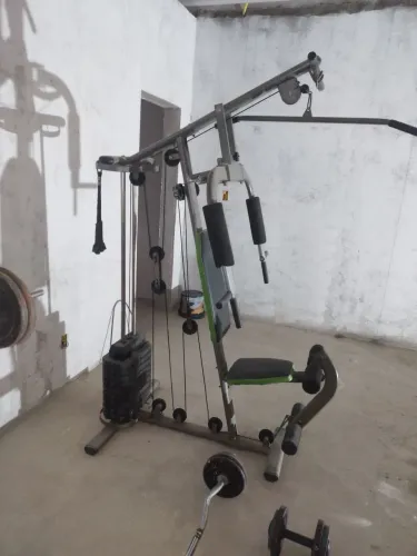 Equipamento musculação