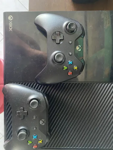 X Box One completo revisado c/ 2 controles