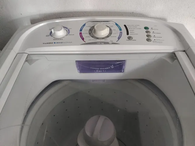 Máquina de lavar roupa Eletrolux 15k