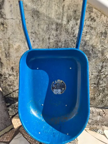 Vendo Carro de mão tramontina NOVO