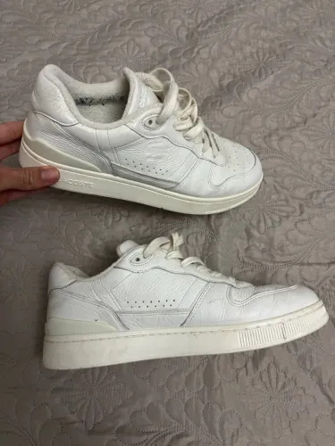 Tênis da Lacoste