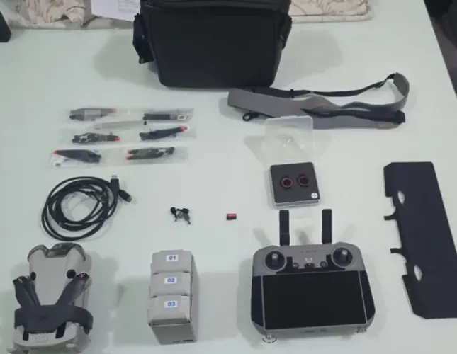 DJI Mini 4 Pro Fly More Combo Plus (Rádio com Tela) + Filtros ND, Cartão 128GB Pro, Extras