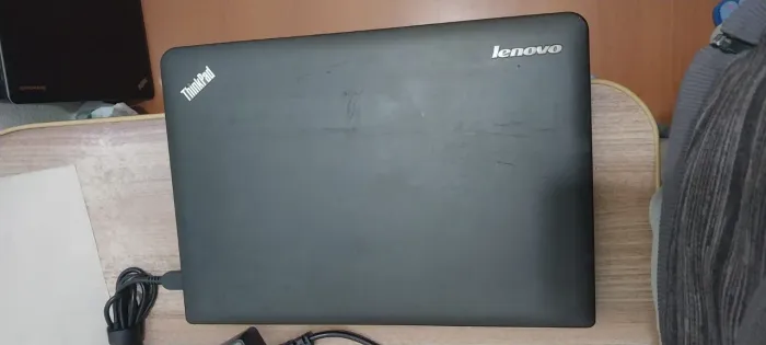Notebook Lenovo ThinkPad E431 Core i5 2.60 GHz Bateria 2:00 Hs R$ 650,00<br><br>