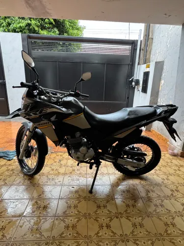 XRE 300 impecável zera