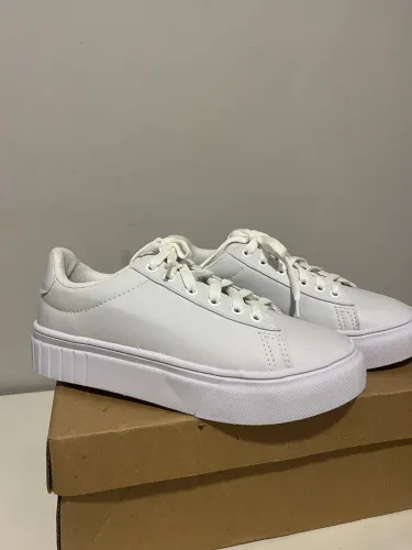 Sapatênis branco numeração 36 novo