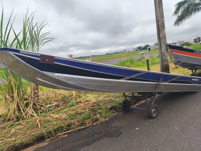 Barco Semi chata 6 mts borda alta a pronta entrega