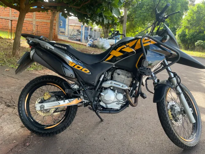 XRE 300