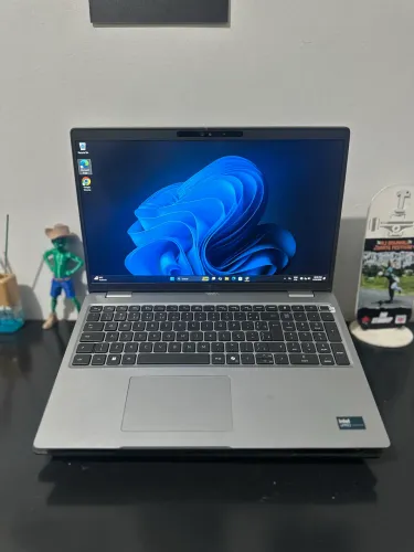 Dell Precision Touchscreen | Core Ultra 7 | 32GB DDR5 | RTX 1000 Ada 6GB | SSD 1TB