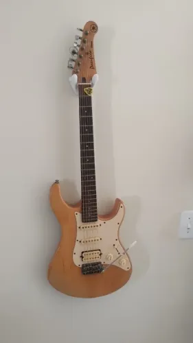 Guitarra Yamaha Pacífica 112 com Bag