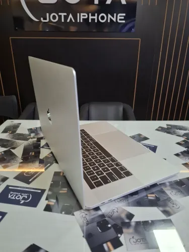 MACBOOK PRO 2018 TELA DE 15 SEMINOVO