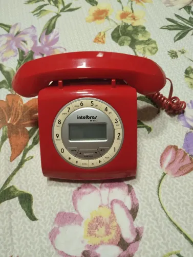 VENDO TELEFONE FIXO NA COR VERMELHA