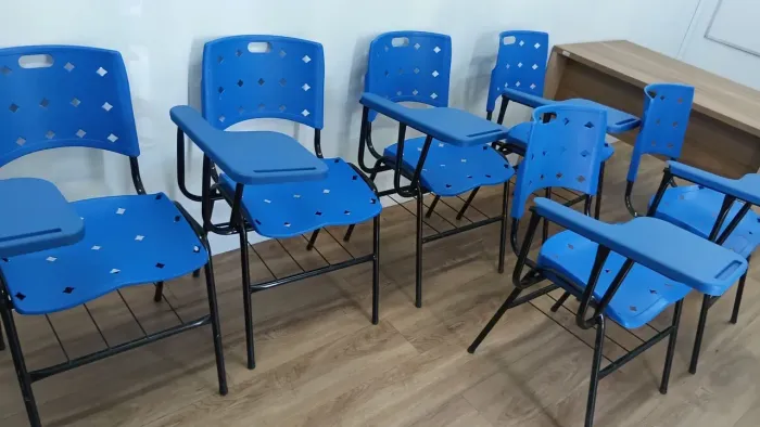 Cadeiras escolar plástico azul