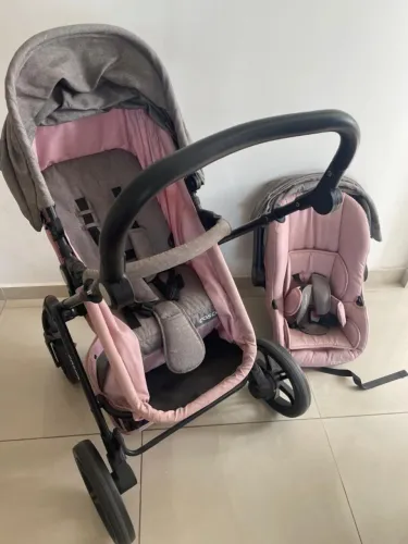 Carrinho de Bebê Cosco Travel System + Bebê Conforto