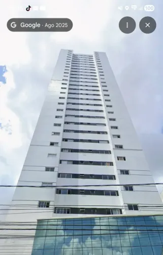 Helio Pires vende Apartamento. semi mobiliado no Ed. Torre Unitá 3 suites andar alto No um
