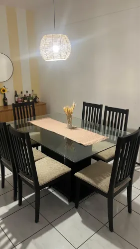 Mesa de jantar (6 lugares/cadeiras)