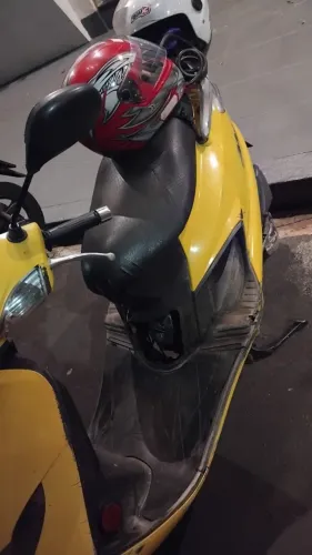 Vendo Burgman muito conservada, ideal para o dia a dia, trabalho e passeios.