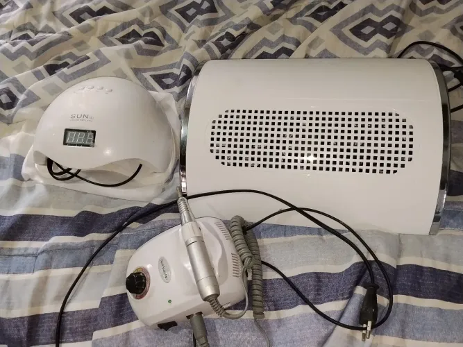 Vendo material de unha em gel