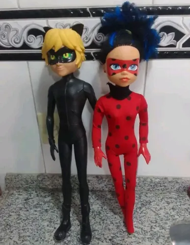 Duas Bonecas de 55 Cm.