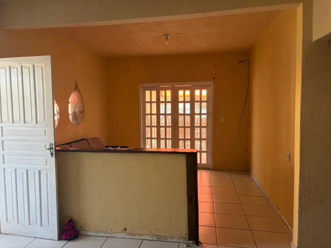 Alugo casa próximo à praia 
