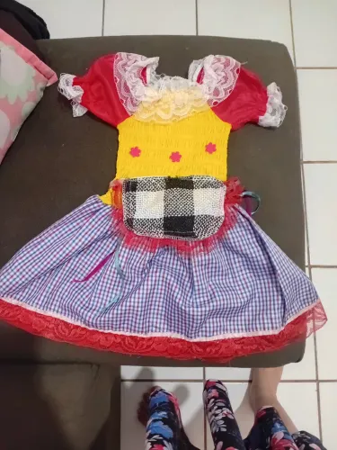 Vendo vestido junino tamanho 2 e 3 anos
