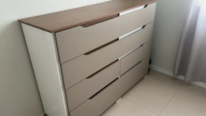 Cômoda 8 gaveta