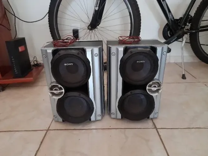 Cxs de som da sony 6ohms bons graves