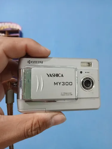 Camera digital Yashica 3.1 mp MY300